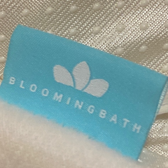 Blooming Bath Lotus Baby Flower Plush Soft Bathing Mat For Sink White Yellow EUC - Picture 2 of 4